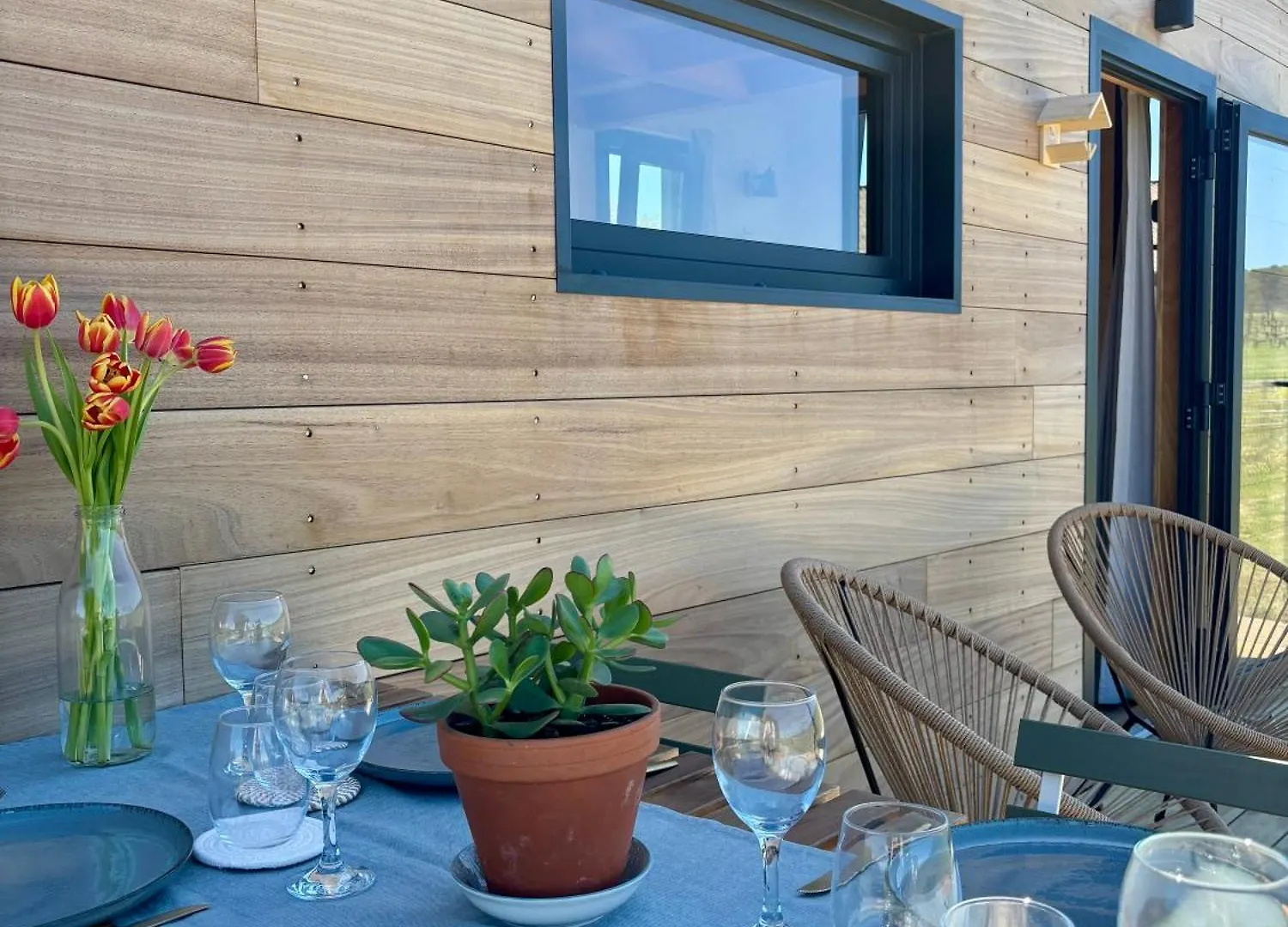 La Tiny House Des Vignes Du Chateau De Vauclaire Meyrargues 0*,