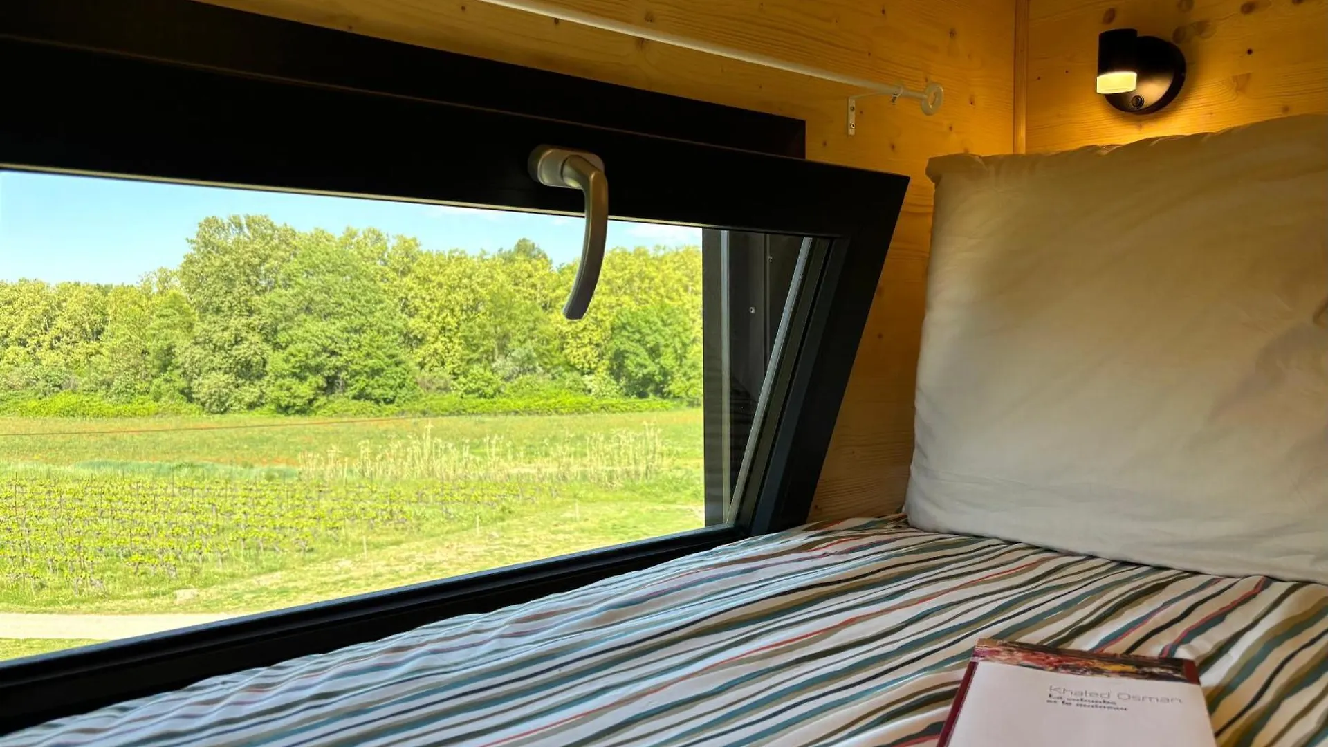 La Tiny House Des Vignes Du Chateau De Vauclaire Meyrargues Country house