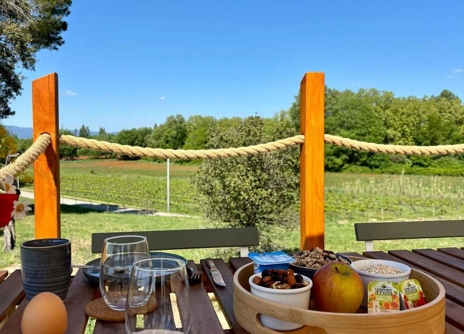 La Tiny House Des Vignes Du Chateau De Vauclaire Meyrargues Country house